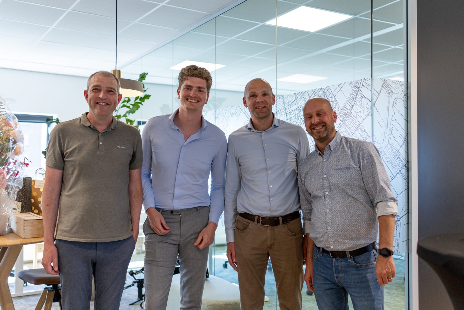 Micros neemt Pharox IT over